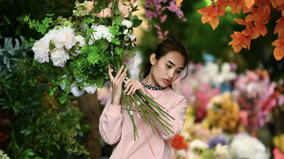 Flores para o Tet no mercado de Hang Luoc: Comerciantes revelam detalhes surpreendentes sobre os preços.