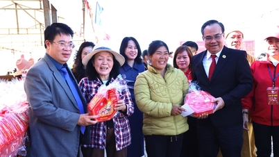 The "Compassionate Tet" initiative reaches 1,000 disadvantaged people in Lam Dong province.
