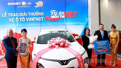 Bao Viet Life Insurance Ha Giang exprime sa gratitude à ses clients et leur offre une voiture VinFast VF6.