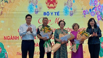 Bộ Y tế gặp gỡ, thăm hỏi và chúc Tết các cán bộ lão thành ngành Y tế