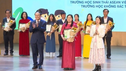 Средняя школа имени Мак Динь Чи получила награду ASEAN Eco-School Award Vietnam 2025.