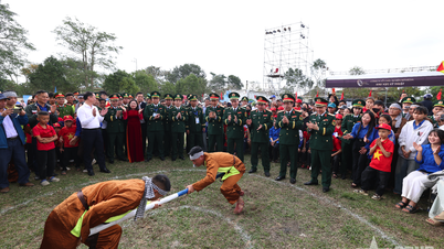 ฤดูใบไม้ผลิ ณ ด่านรักษาชายแดน: ความงดงามของทหารในเครื่องแบบสีเขียว
