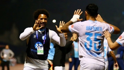 تلقى المدرب كيم سانغ سيك سلسلة من الأخبار السيئة المتعلقة بالمنتخب الوطني الفيتنامي.