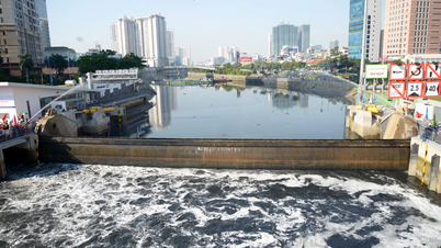 Ciudad Ho Chi Minh reinicia oficialmente el sistema de barrera de mareas de 10.000 billones de VND para combatir las inundaciones.