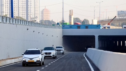 Die längste Unterführung an der Kreuzung An Phu, die die Zufahrtsstraße zur Schnellstraße mit der Straße Mai Chi Tho verbindet, wurde für den Verkehr freigegeben.