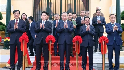 Generální tajemník Lam a prezident Luong Cuong se zúčastnili slavnostního otevření kancelářské budovy prezidenta státu.