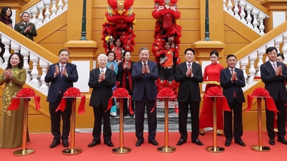 El Secretario General To Lam y el Presidente Luong Cuong asistieron a la inauguración del nuevo edificio de oficinas de la Oficina del Presidente.