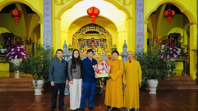 ថ្នាក់ដឹកនាំនៃមន្ទីរជនជាតិភាគតិច និងសាសនា បានទៅសួរសុខទុក្ខ និងជូនពរឆ្នាំថ្មីដល់ក្រុមប្រឹក្សាភិបាលនៃសមាគមព្រះពុទ្ធសាសនាវៀតណាម ខេត្តកៅបាំង។
