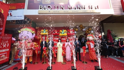 Bao Tin Manh Hai's first gold shop in Ho Chi Minh City.