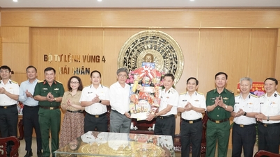Eine Delegation aus der Provinz Lam Dong besuchte das Kommando der Marineregion 4 und überbrachte Neujahrsgrüße.