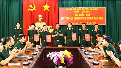 ការបង្ហាញសេចក្តីសម្រេចជ្រើសរើសសម្រាប់ទាហានអាជីពចំនួន ៦ នាក់។