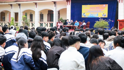 Casi 740 estudiantes del colegio Bat Xat No. 2 asistieron a un programa de charlas temáticas sobre el Partido.