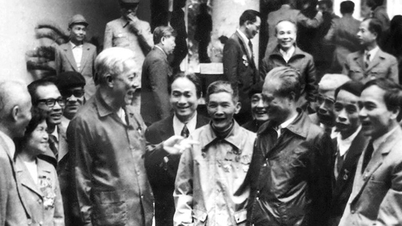 Welke generaal van de Volksveiligheid heeft ooit de functie van voorzitter of secretaris van het partijcomité van Ho Chi Minh-stad bekleed?