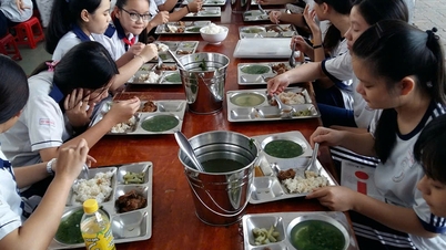 Kan eleverna ta med egen lunch till skolan?