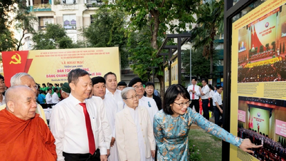 Lebih 190 imej khas dipamerkan di pameran mengenai Parti, Presiden Ho Chi Minh, dan Bandar Raya Ho Chi Minh semasa tempoh đổi mới (pengubahsuaian).