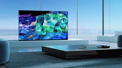 چرا تلویزیون‌های OLED همیشه اینقدر گران هستند؟