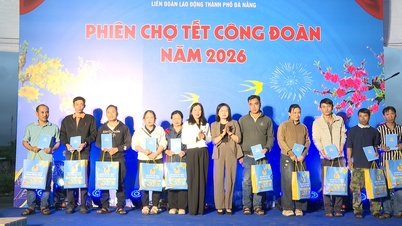 ตลาดสหภาพแรงงาน Tet ที่เขตอุตสาหกรรม Bac Chu Lai