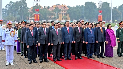 Para pemimpin Parti dan Negara melawat makam Presiden Ho Chi Minh sempena ulang tahun ke-96 penubuhan Parti.