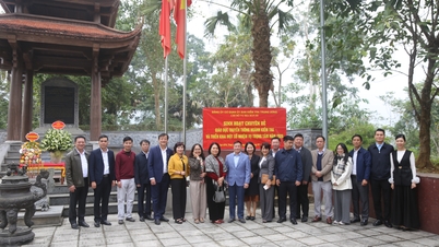 នាយកដ្ឋានតំបន់ទី III នៃគណៈកម្មការត្រួតពិនិត្យកណ្តាល បានរៀបចំកម្មវិធីពិភាក្សាតាមប្រធានបទ រួមផ្សំជាមួយនឹងការទស្សនាទីតាំងប្រវត្តិសាស្ត្រនៅតំបន់បេតិកភណ្ឌប្រវត្តិសាស្ត្រ ATK ឌិញហ័រ ខេត្តថៃង្វៀន។