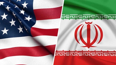 يقوم الإيرانيون بتخزين الإمدادات الأساسية، استعداداً لحرب محتملة مع الولايات المتحدة.