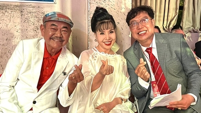 L'artista del popolo Lan Hương era sopraffatta dalla felicità quando si è riunita con i suoi colleghi alla cerimonia di premiazione Mai Vàng 31 - 2025.
