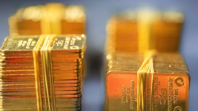 Ceny złota dzisiaj, 3 lutego: Ceny sztabek złota i złotych pierścionków spadają gwałtownie o 6 000 000 VND/uncję.