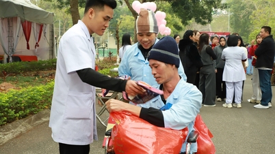 โรงพยาบาลผู้สูงอายุและฟื้นฟู: จัดกิจกรรมฉลองตรุษจีนสำหรับผู้ป่วยที่อยู่ในสถานการณ์ยากลำบาก