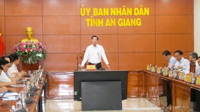 Místopředseda provinčního lidového výboru An Giang Le Van Phuoc pracuje s 10 obcemi a obvody.