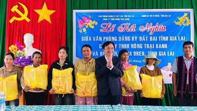 Le bureau d'enregistrement foncier provincial de Gia Lai a établi un jumelage avec le village de Ji.