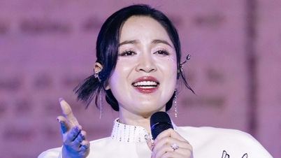 „A több milliárd megtekintéssel rendelkező énekesnő” – Duyen Quynh bocsánatot kért a Green Wave díjátadón történt szájszinkronozása miatt.