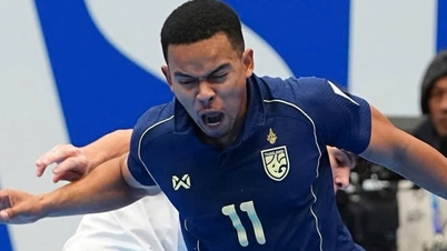 Para penggemar sepak bola Thailand sangat kecewa setelah kalah dari Vietnam dalam sepak bola dan Indonesia dalam futsal.