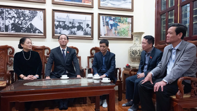 Phó Chủ tịch Quốc hội Trần Quang Phương thăm, chúc Tết gia đình các đồng chí nguyên, cố lãnh đạo Đảng, Nhà nước, Quân đội