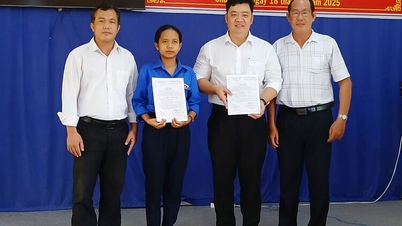 ការបង្កើតប្រភពសមាជិកបក្សមកពីក្រុមជនជាតិភាគតិច។