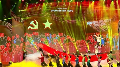 Chương trình nghệ thuật "Đường lên phía trước" chào mừng Ngày thành lập Đảng Cộng sản Việt Nam
