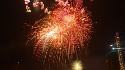 Da Nang realizará espetáculos de fogos de artifício em 6 locais diferentes na véspera do Ano Novo do Ano do Cavalo (2016).