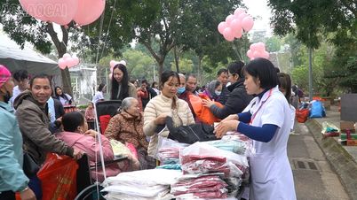 การฉลองตรุษจีนล่วงหน้าอย่างอบอุ่น ณ โรงพยาบาลผู้สูงอายุและฟื้นฟูสมรรถภาพลาวไค