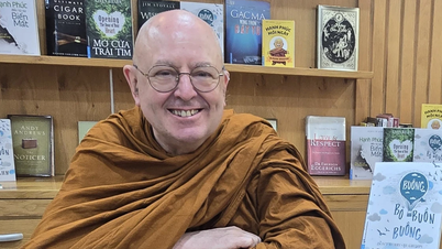 Zenmester Ajahn Brahm: Det er greit å rynke pannen eller være sur, for da er du fortsatt lykkelig.