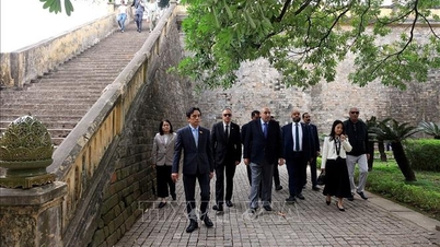 رئیس مجلس اردن از ارگ سلطنتی تانگ لونگ بازدید کرد.