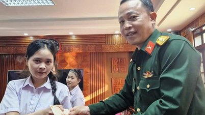 Her Laoslu öğrenci, Vietnam-Laos dostluğunu geliştiren 'özel bir elçi'dir.