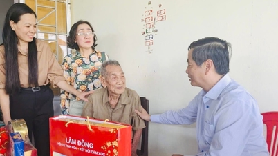 Trưởng Ban Tuyên giáo và Dân vận Tỉnh ủy Lâm Đồng Võ Thanh Bình thăm, chúc Tết tại xã Hồng Thái