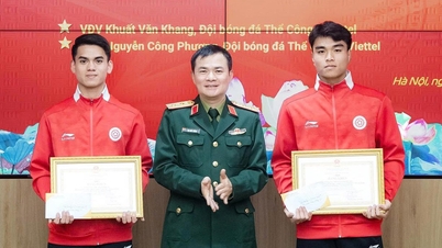 លោក Khuat Van Khang និងលោក Cong Phuong បានទទួលការសរសើរពីក្រសួងការពារជាតិ។