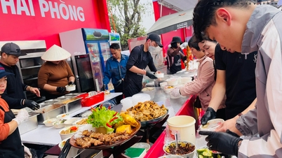 ໃນມື້ທີສາມຂອງງານວາງສະແດງລະດູໃບໄມ້ປົ່ງປີ 2026, ຮ້ານຄ້າຫຼາຍຮ້ານໄດ້ບັນລຸຍອດຂາຍຫຼາຍຮ້ອຍລ້ານດົ່ງ.