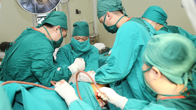 Hanoi menarik minat para dokter terbaik: Menawarkan hibah satu kali yang setara dengan 1.000 kali upah minimum, dan membebaskan biaya kuliah untuk anak-anak mereka.