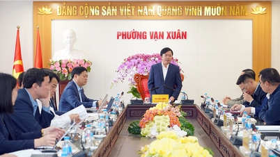 부이 반 루옹 동지: 옌빈 2 및 옌빈 3 산업단지 프로젝트 시행에 있어 혁신적인 사고와 획기적인 성과를 이루어냈습니다.