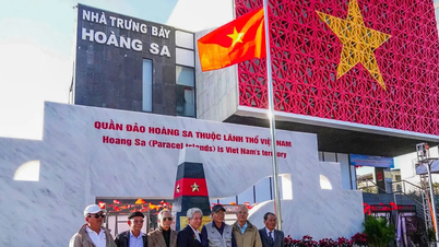 Peresmian papan nama untuk Komite Rakyat Zona Khusus Hoang Sa.