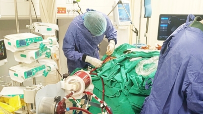 Bypass-ul cardiopulmonar (RCP) salvează un pacient care a suferit un stop cardiac din cauza asfixierii cu gaze toxice.