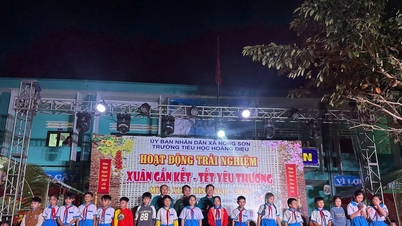 Liburan Tet yang hangat untuk siswa miskin.
