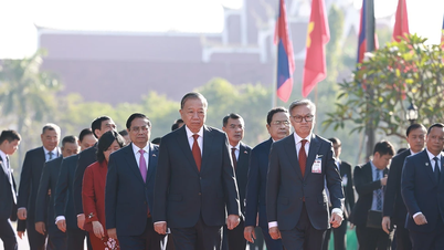 General Secretary To Lam lays a wreath at the Monument to the Unknown Soldiers.
