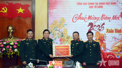 Le Quang Minh tábornok látogatást tesz és újévi jókívánságot küld az Általános Politikai Minisztérium alá tartozó ügynökségeknek és egységeknek.