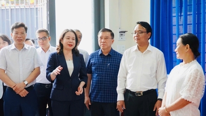 Wakil Presiden Vo Thi Anh Xuan memeriksa persiapan pemilihan di provinsi Lam Dong.